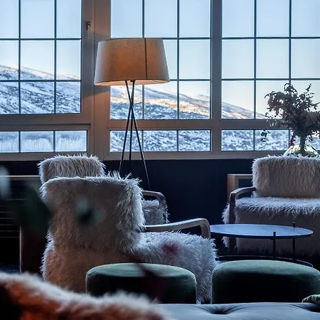 The Mountains Hotel Sierra Nevada